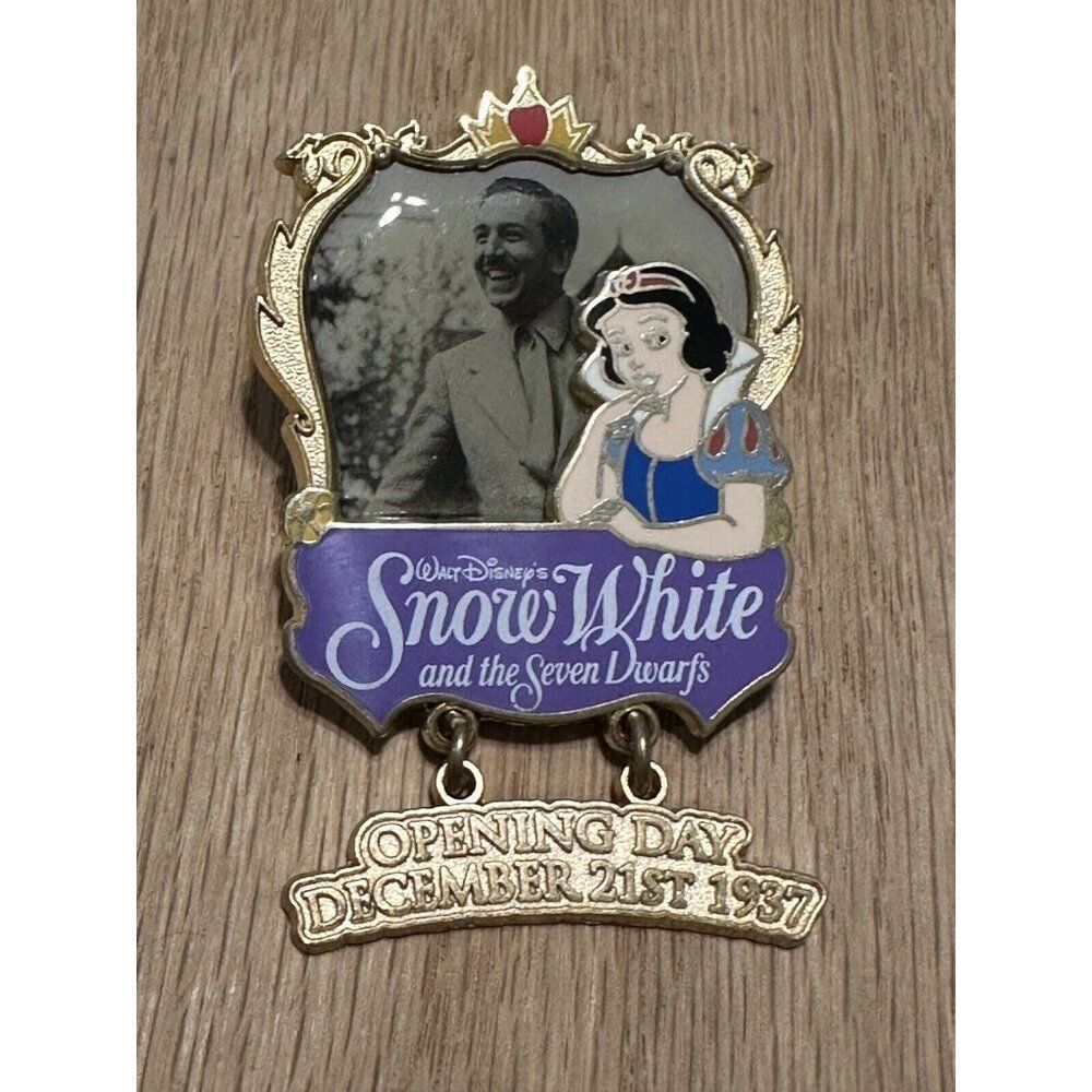 Walt Disney Originals Snow White and the 7 Dwarfs Opening Day 1937 Dangle Pin LE